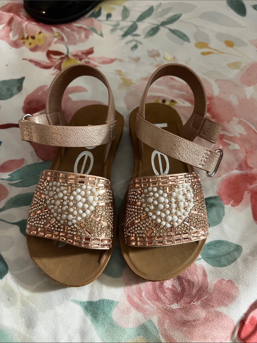 Girls' Bebe Rose Gold Beaded Heart Sandals - Kids Shoes